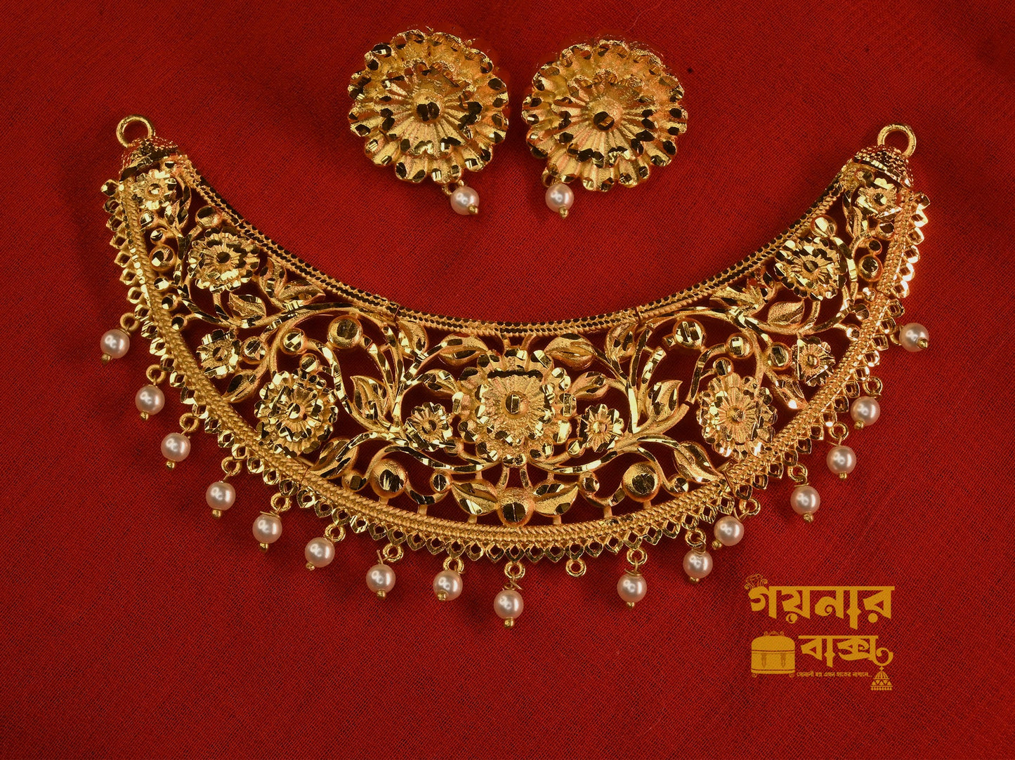 Antique style floral with cultured pearl