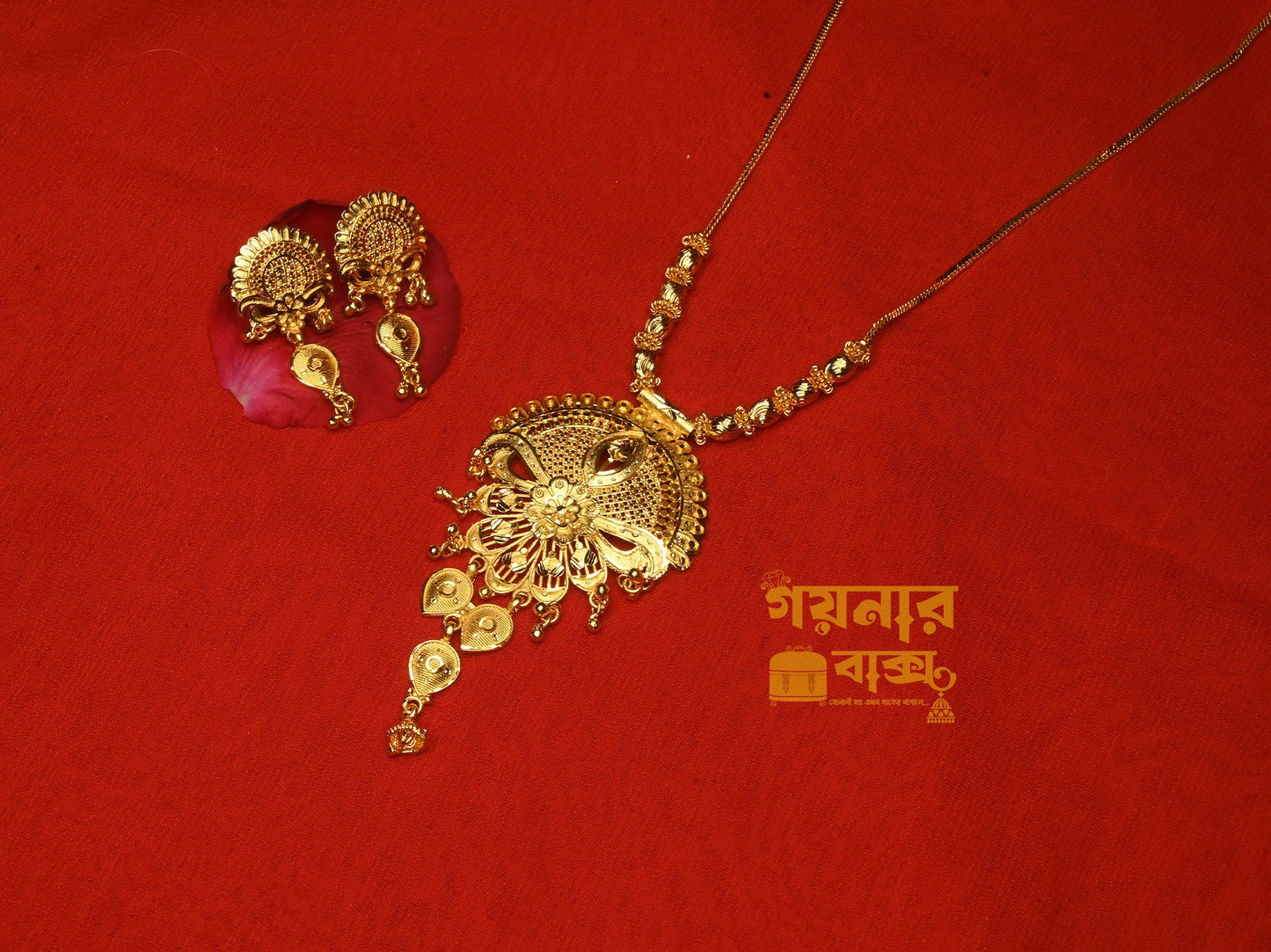 Crown patern Ball tie chain